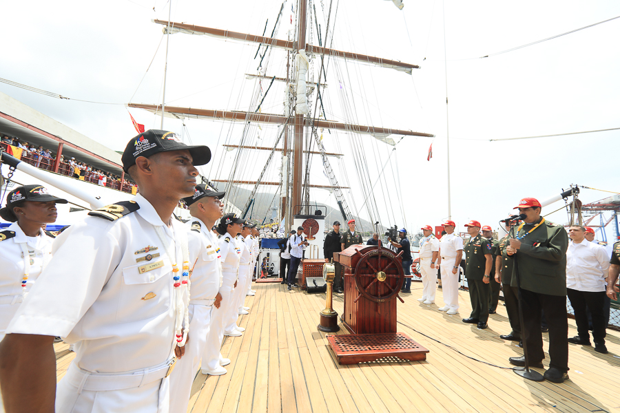 Buque escuela Simón Bolívar zarpó hacia el Caribe en viaje de