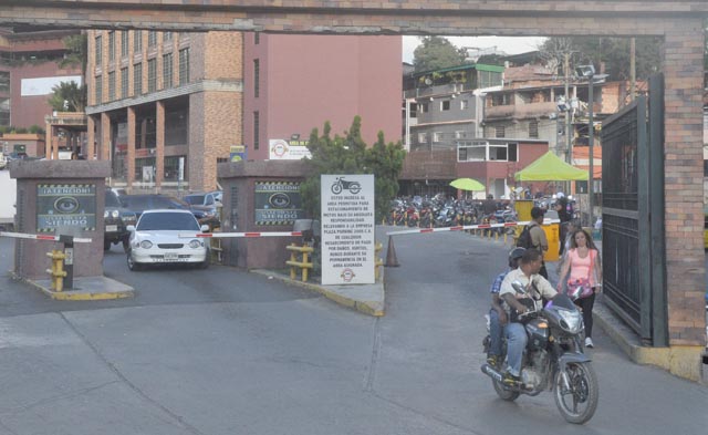 Motorizados denuncian cobros ilegales