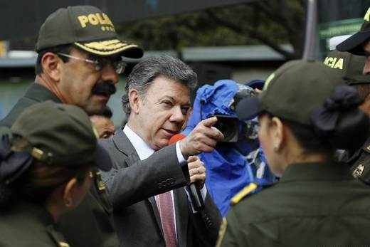 Santos anuncia purga en el Ejercito para proteger proceso de paz