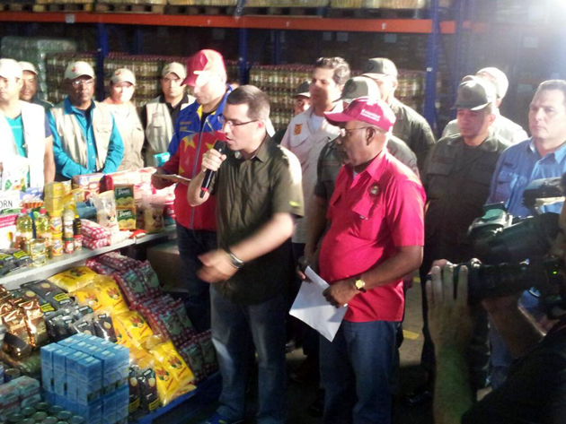 Gobierno ocupó depósitos repletos de productos