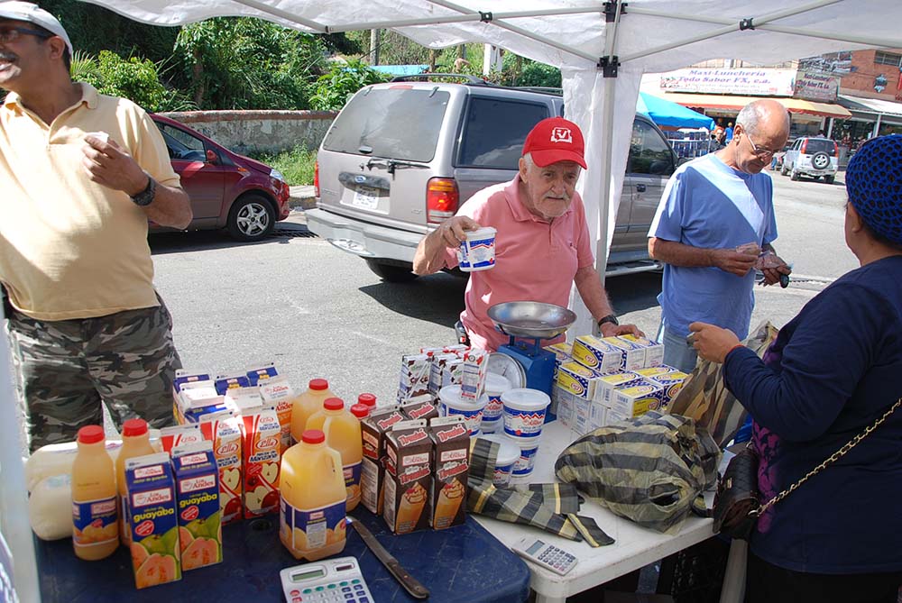 Ruta Comunal vende productos lácteos