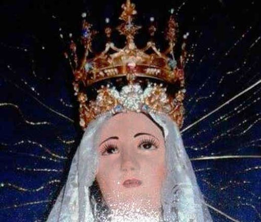 Le robaron la corona a Virgen de Lourdes en Falcón