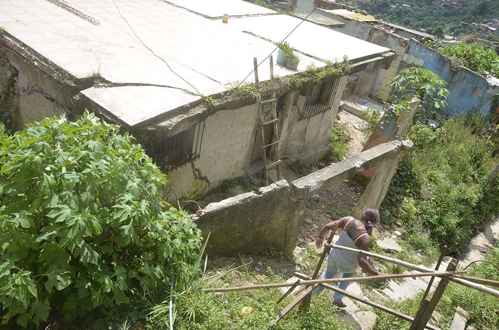 Desde hace tres años esperan por casas en La Gotera