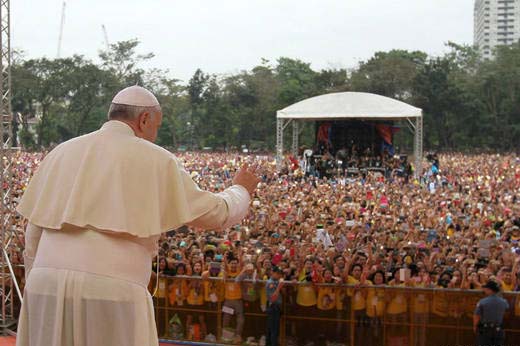 Papa Francisco  es despedido por una gran  multitud en Filipinas