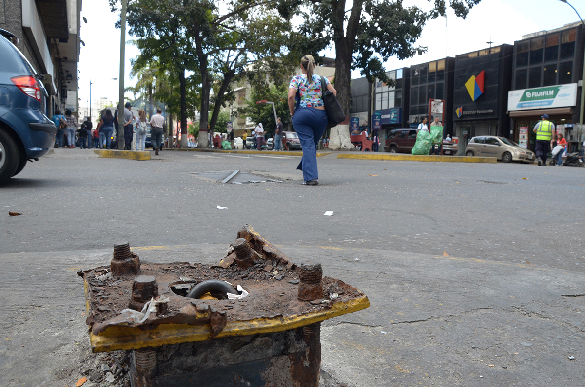 Dos meses sin semáforo en la Bermúdez