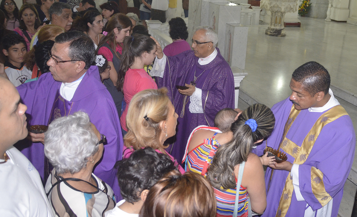 Feligreses celebraron el Miércoles de Ceniza