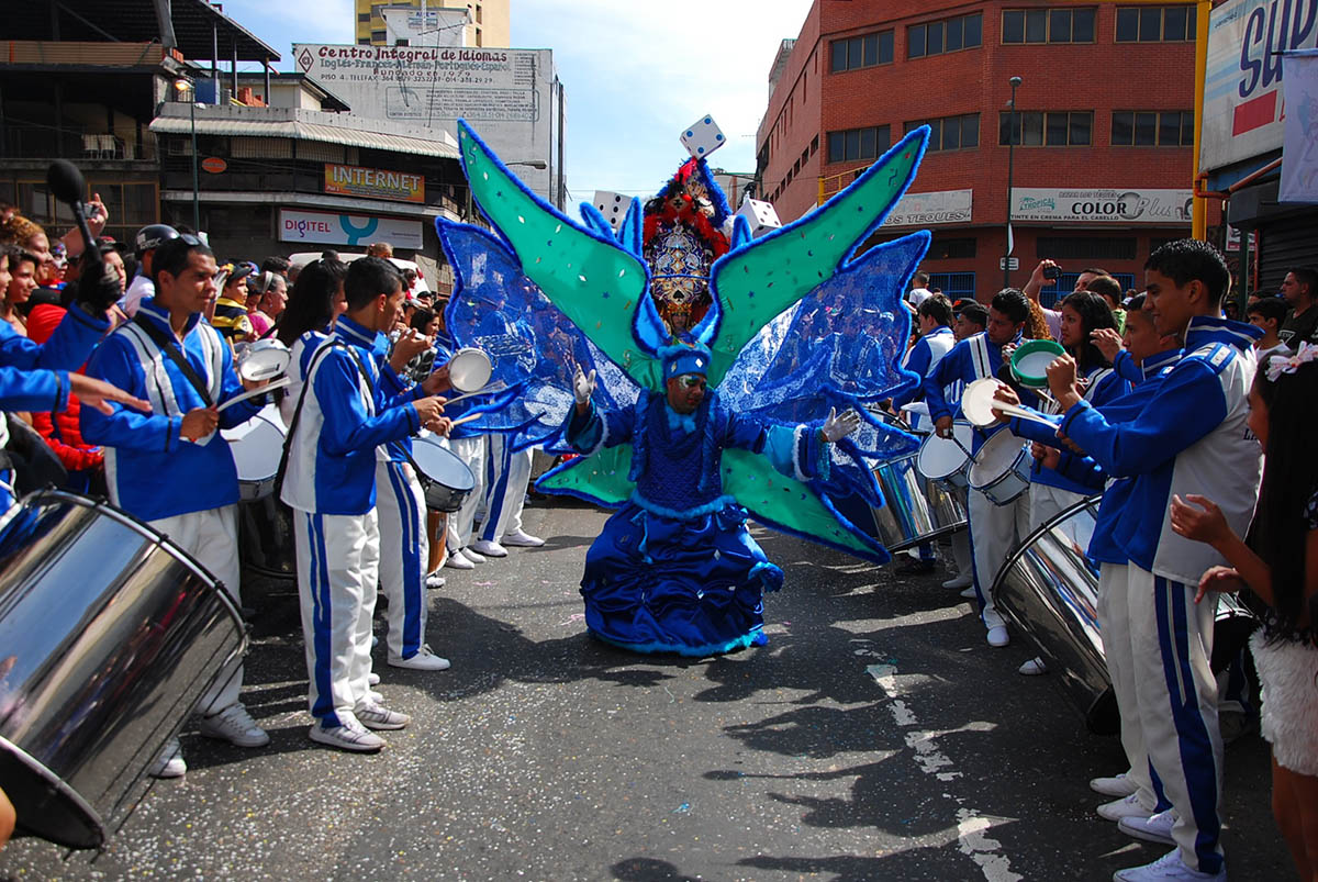 Siete fantasías arman la gozadera en Los Teques