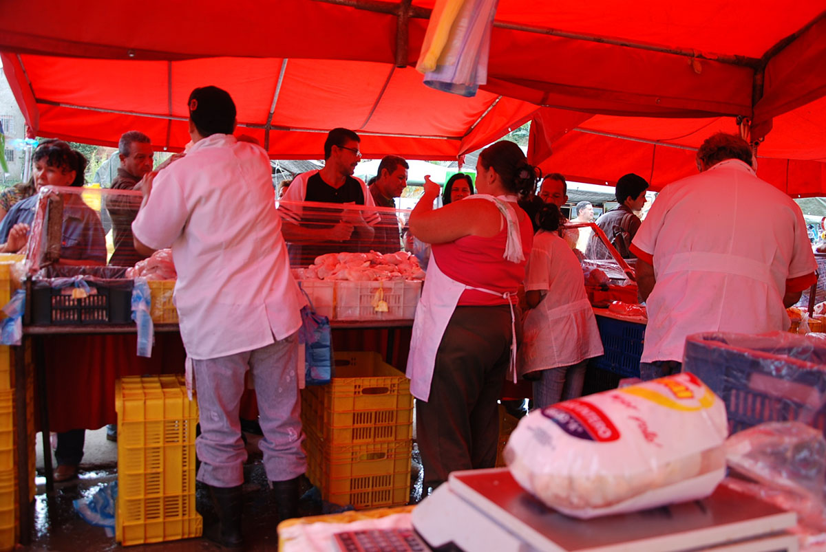 Venta de pollo y carne estuvo floja ayer