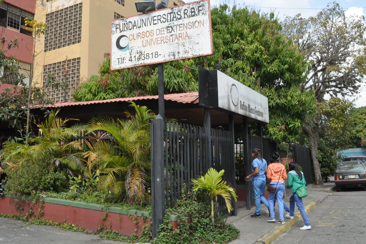 Quejas por aumento de matrícula en el Rufino Blanco Fombona