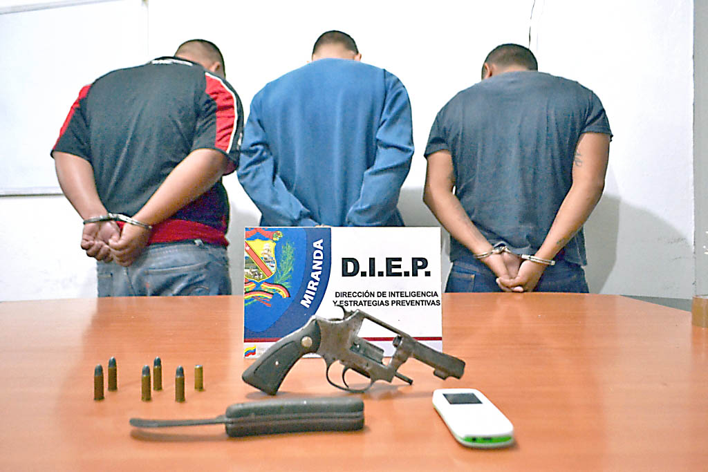 Con un revólver atraparon a tres robacarros en Los Panamericanos