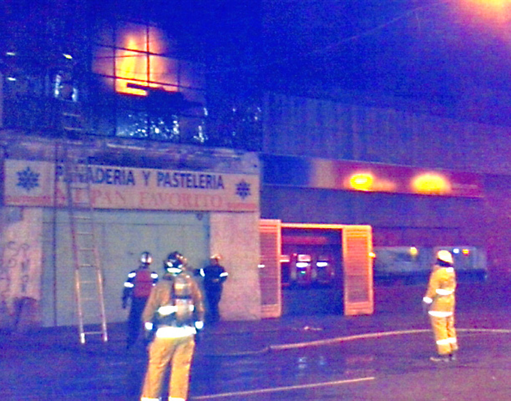 Bomberos controlaron incendio  en panadería de la Miquilén