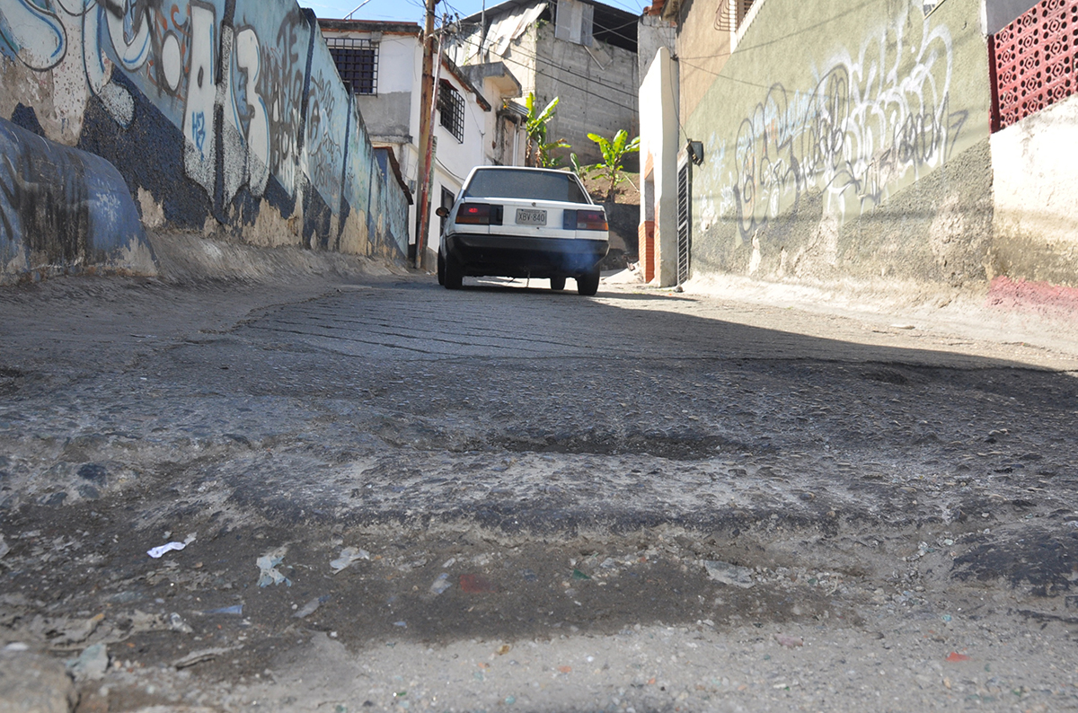 En la Guaicaipuro aún esperan por asfaltado