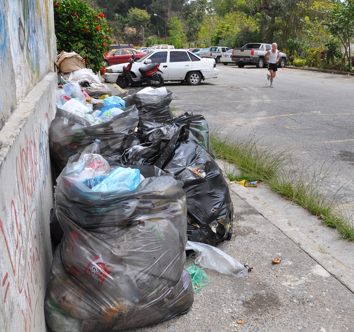 En La Cascarita sacan la basura  cuando les da la gana