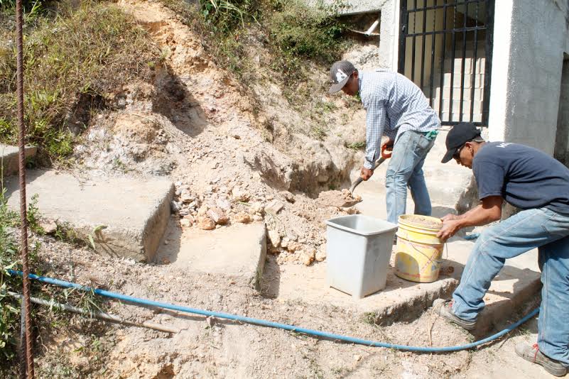 Canalizan aguas de lluvia en Carrizal