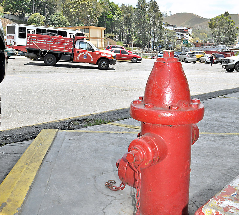 Urge reparación de red de hidrantes en Guaicaipuro