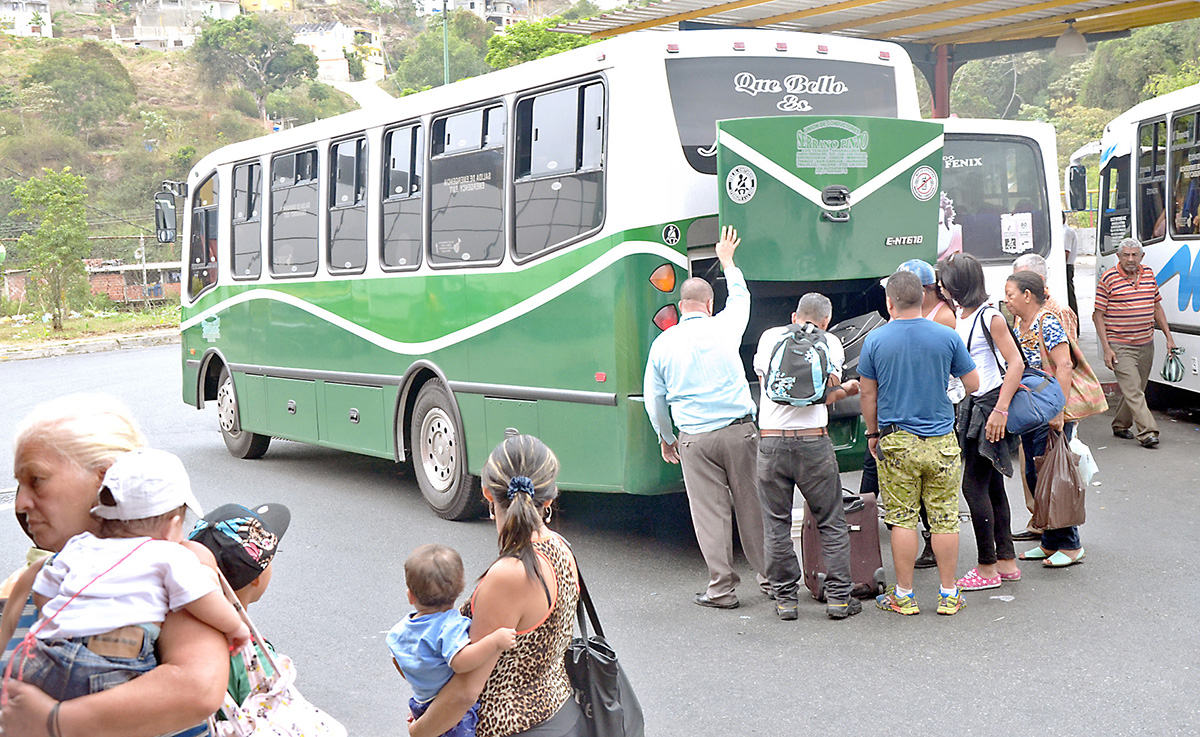 Siguen llegando viajeros