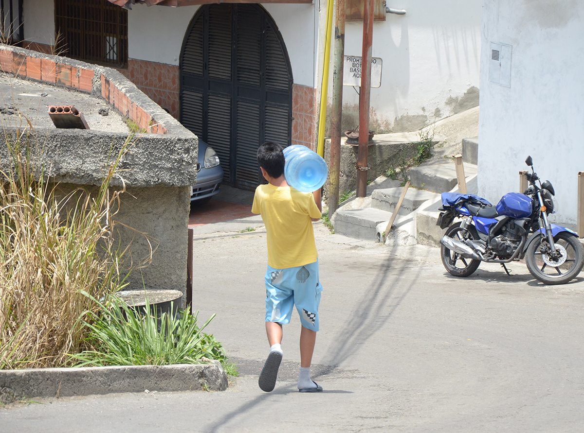 Llevan años sin agua en parte alta de La Cruz