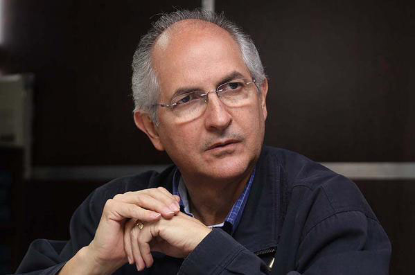 Trasladan a Ledezma  a centro asistencial