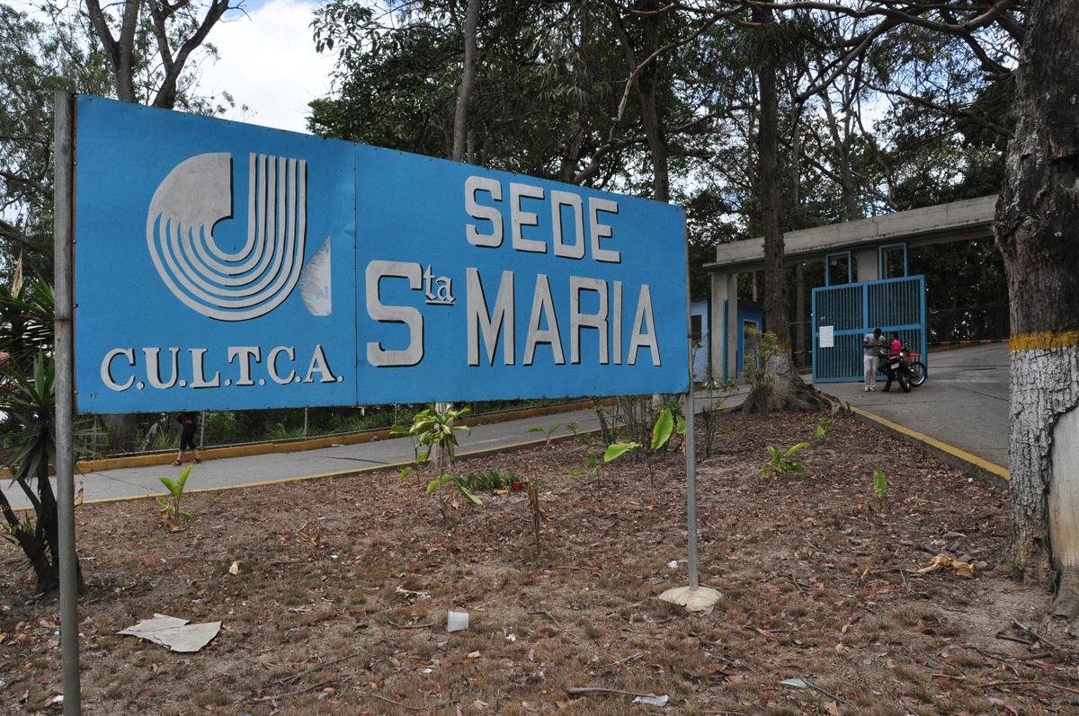 Roban a dos estudiantes en sede de la Uptamca