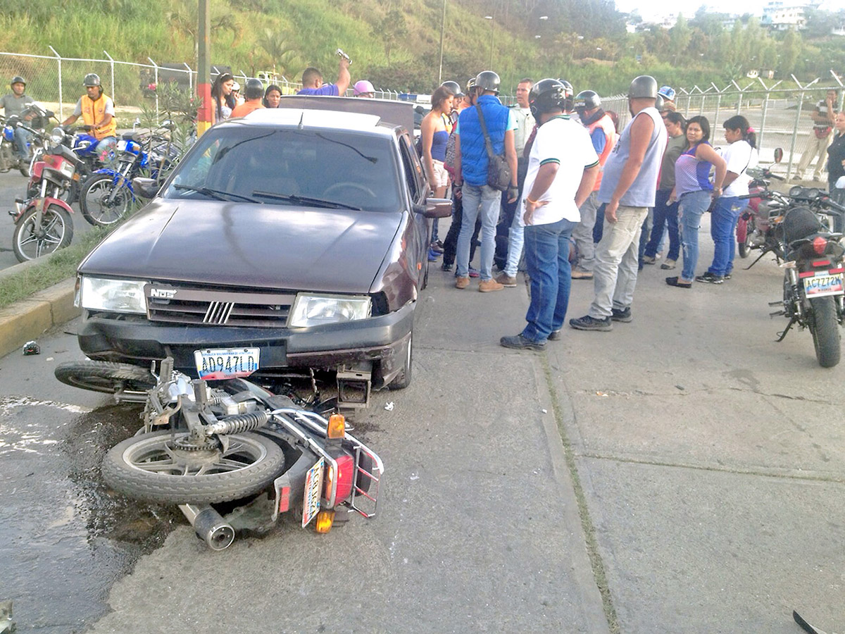 Se estrelló tras comerse  la flecha en la Miranda