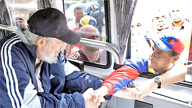 Fidel Castro reapareció en público luego de un año