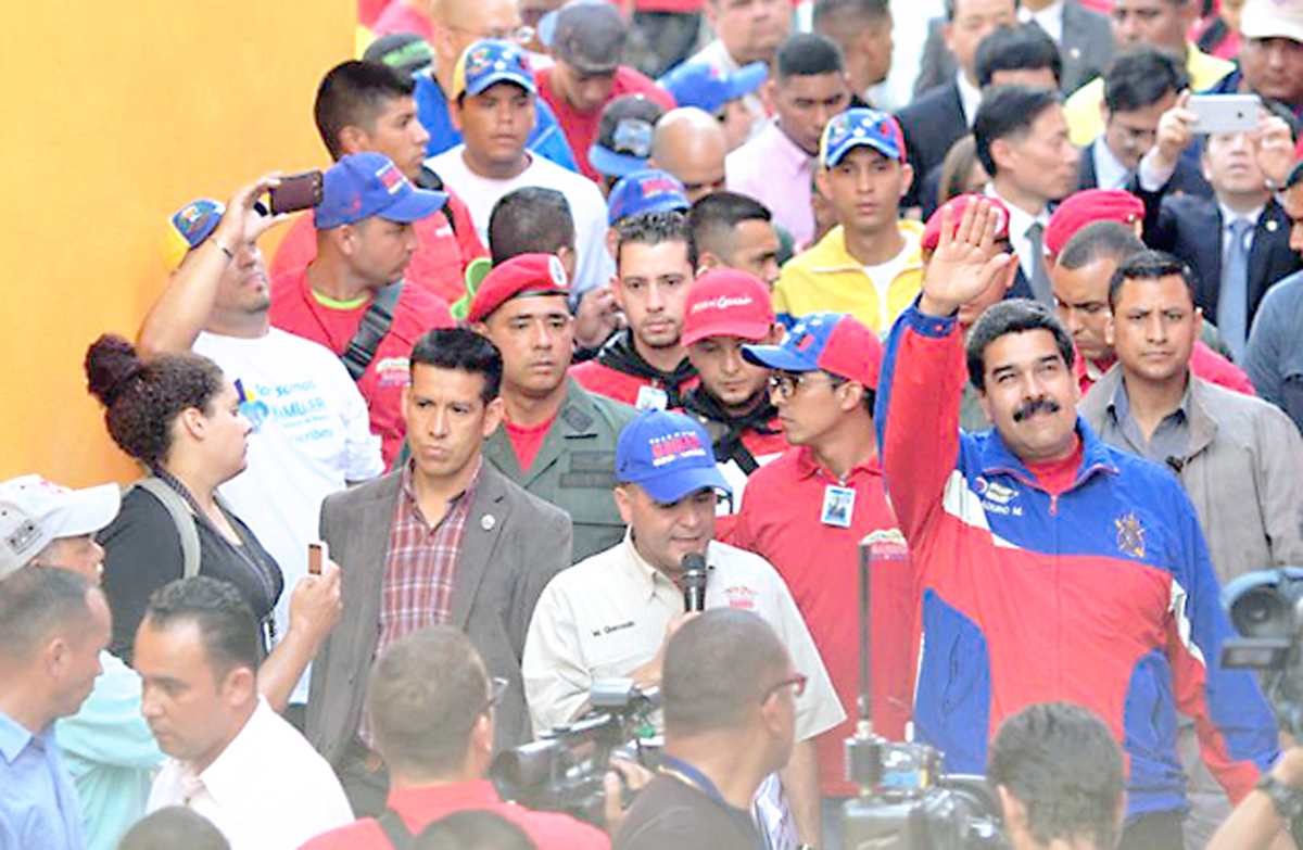 Venezuela firma convenio con China para construir 20.000 viviendas