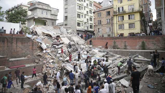 Terremoto en Nepal deja cientos de muertos y heridos