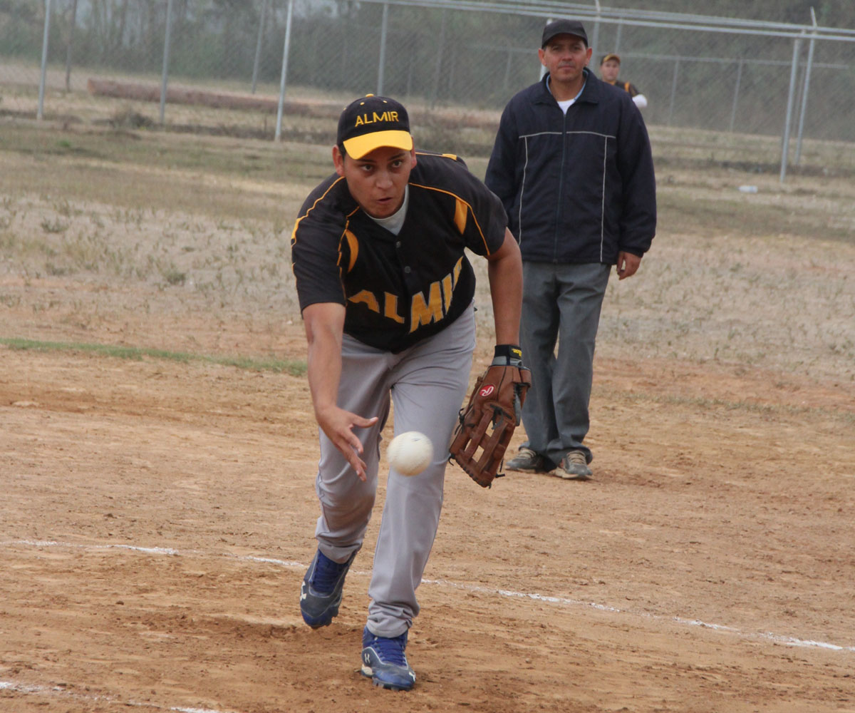 Almir frenó a La Ladera  en minicamp de softbol