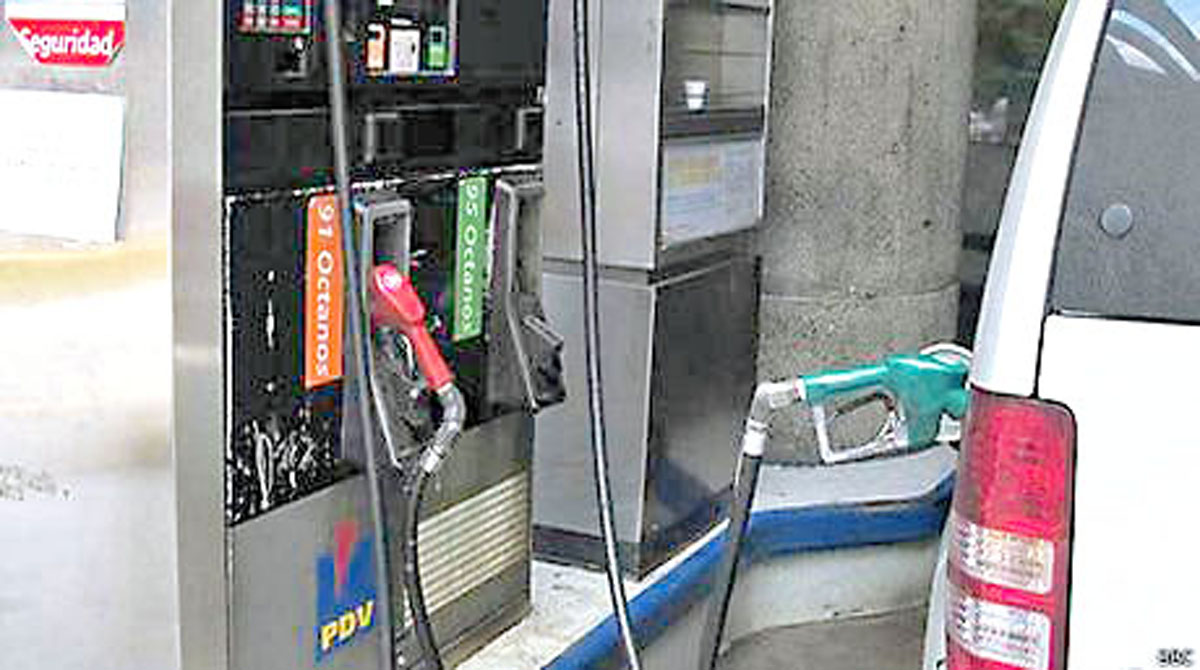 Establecen en Bs. 83 por litro precio de la gasolina en frontera con Colombia