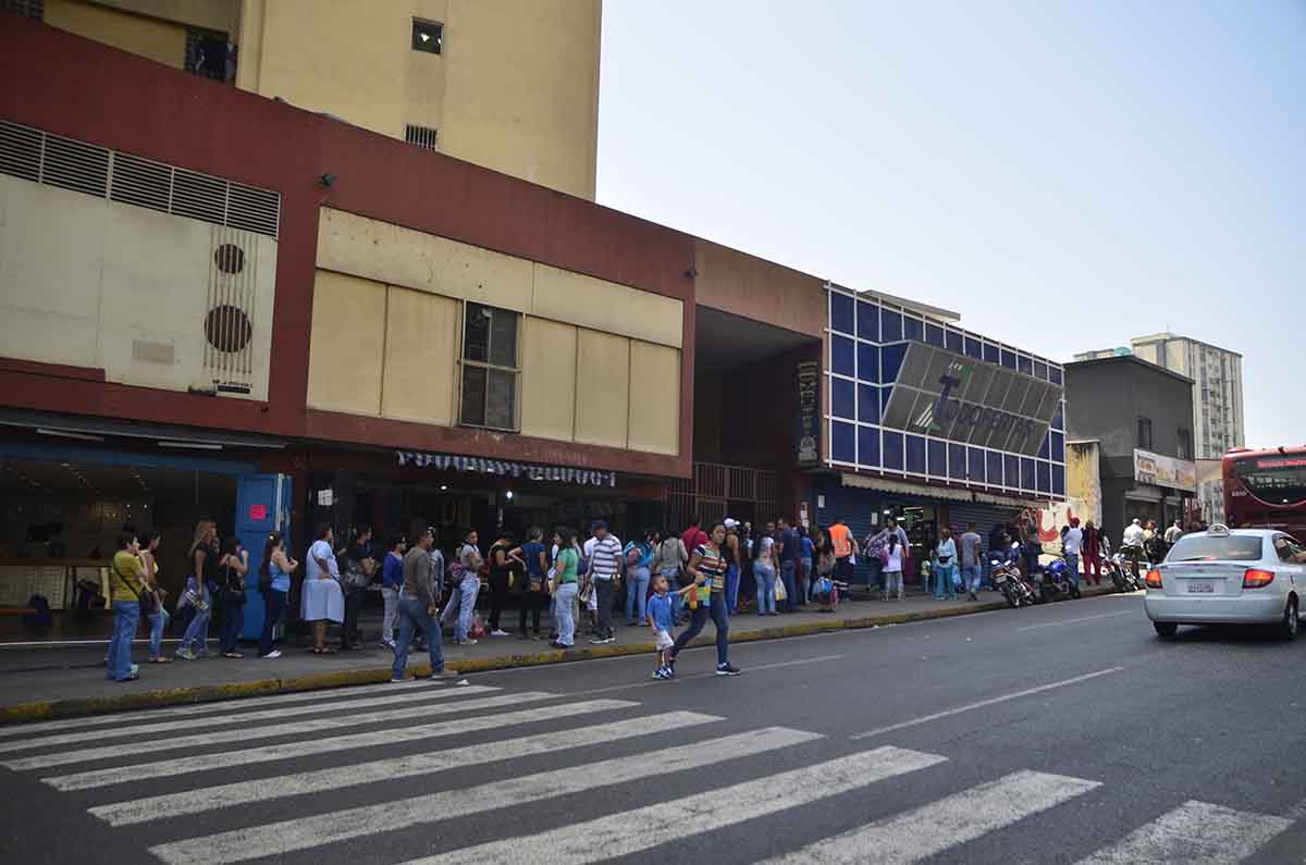 El mínimo no da ni pa’l  mercadito quincenal