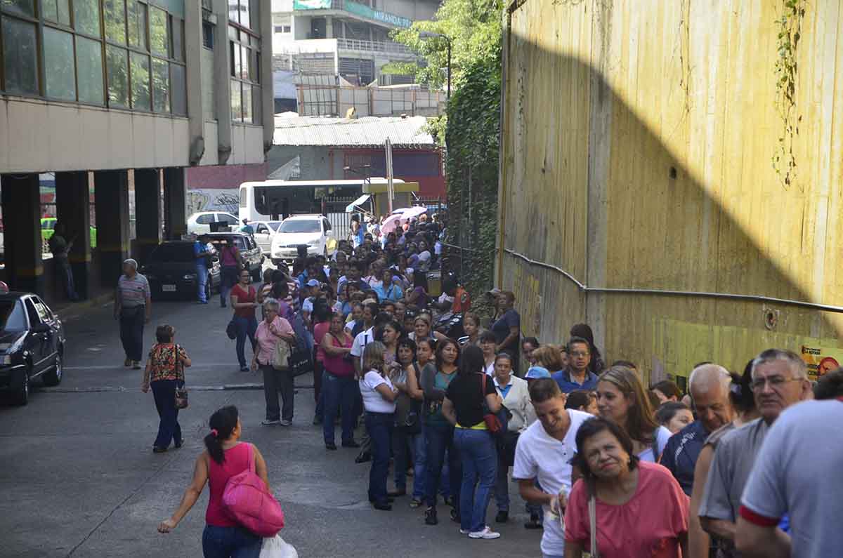 Se calaron un colón por papel,  detergente y suavizante