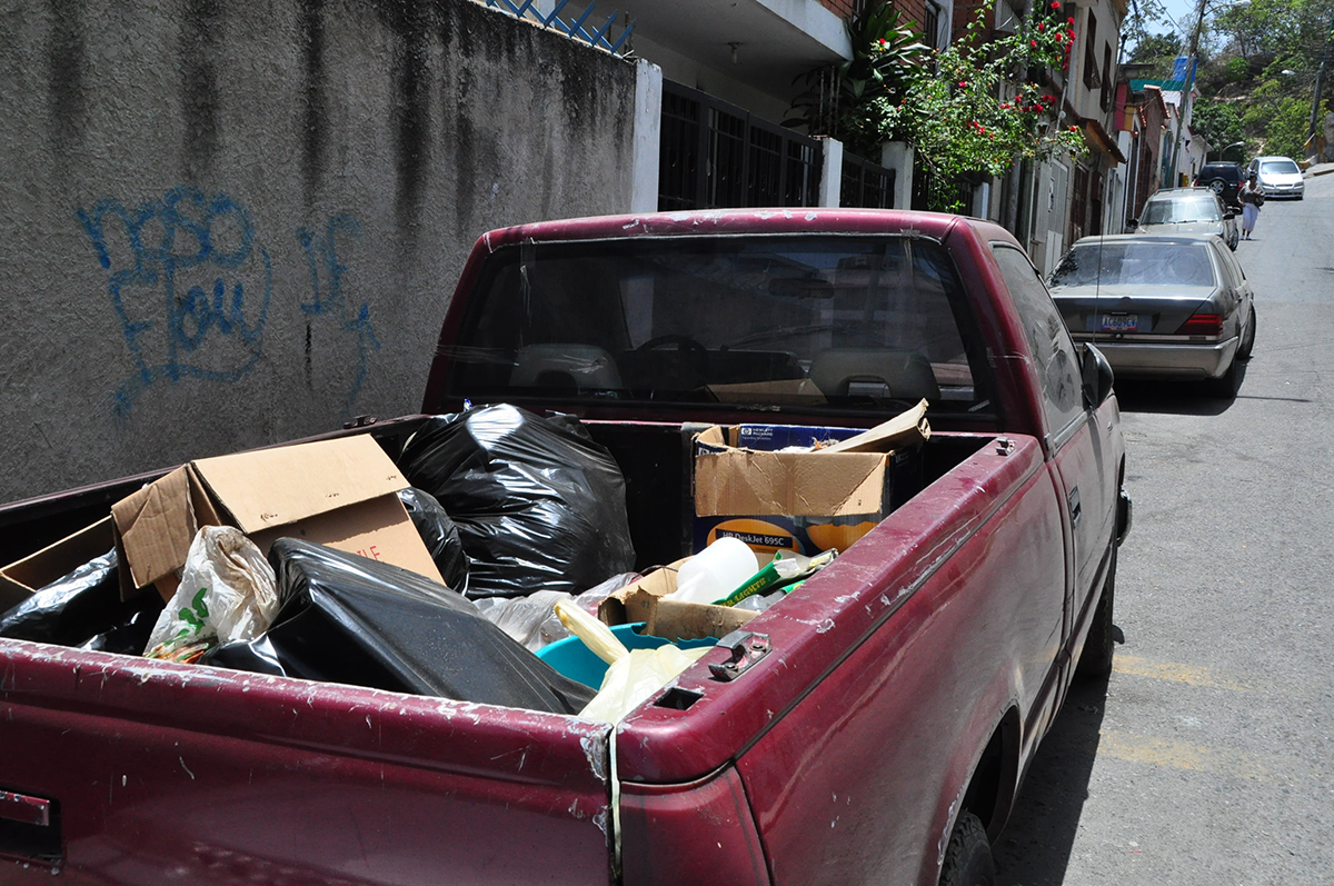 Aseo brilla por su ausencia en La Mata