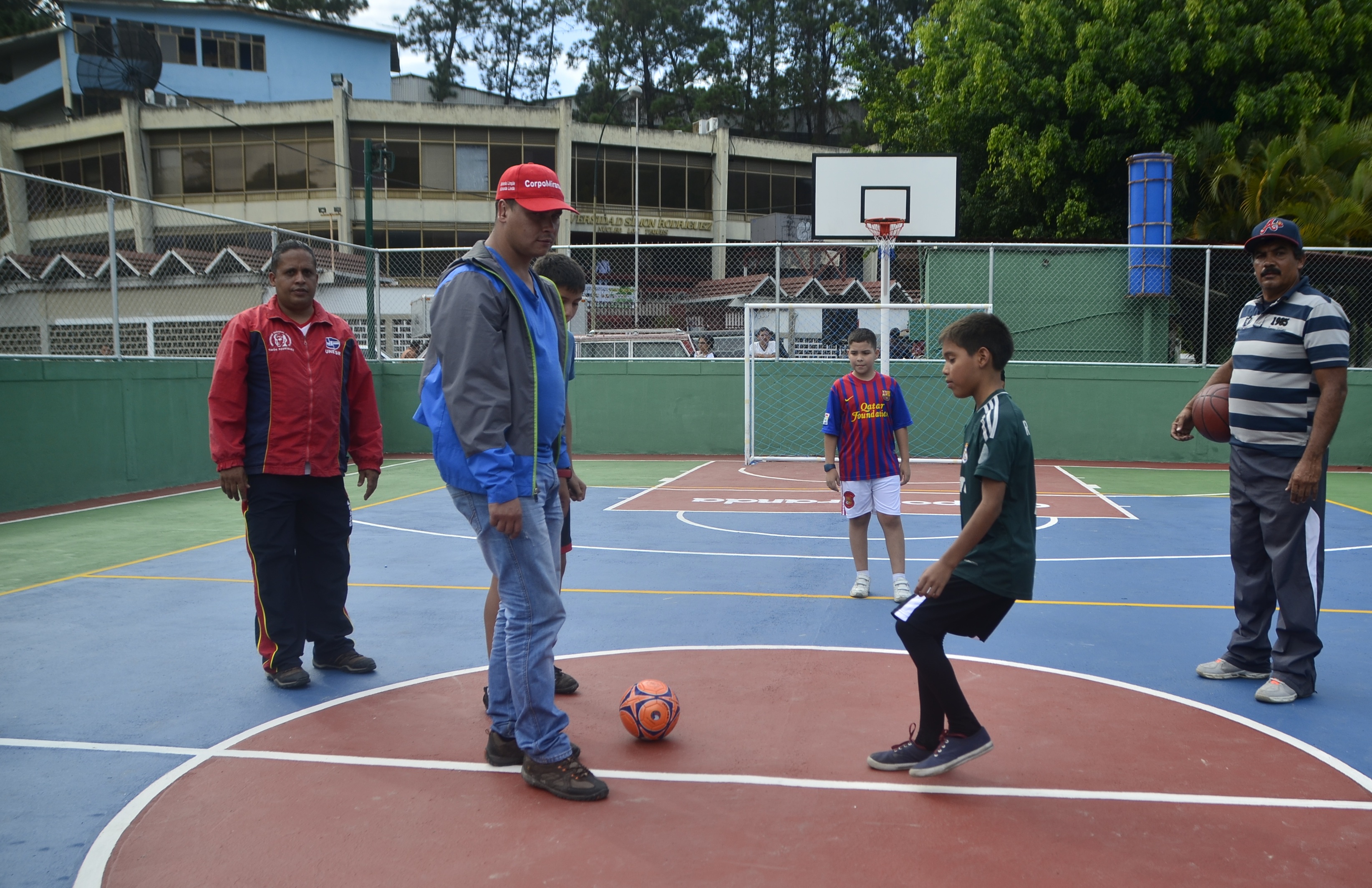 4.500 estudiantes de la Unesr se beneficiarán con recuperación de cancha