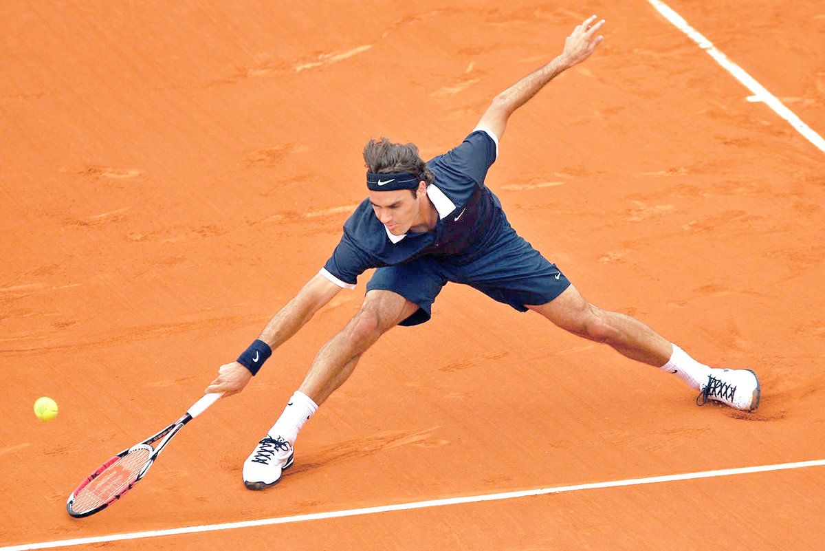 Federer debutó contundentemente en el Roland Garros