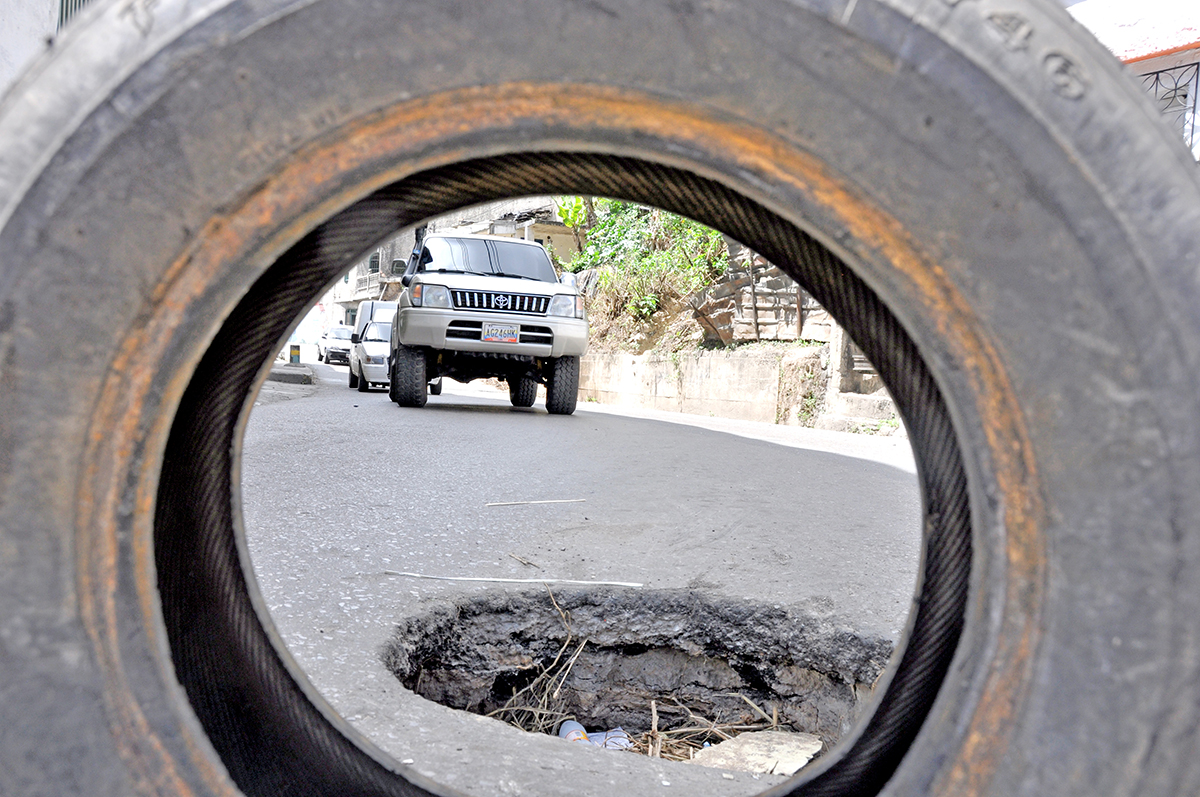 Soberano hueco adorna vía principal  de Vuelta Larga