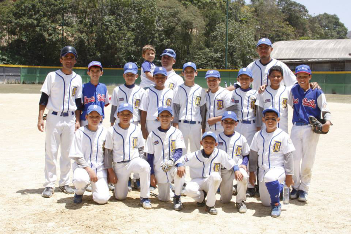 Delfines celebraron victoria del beisbol infantil de Carrizal