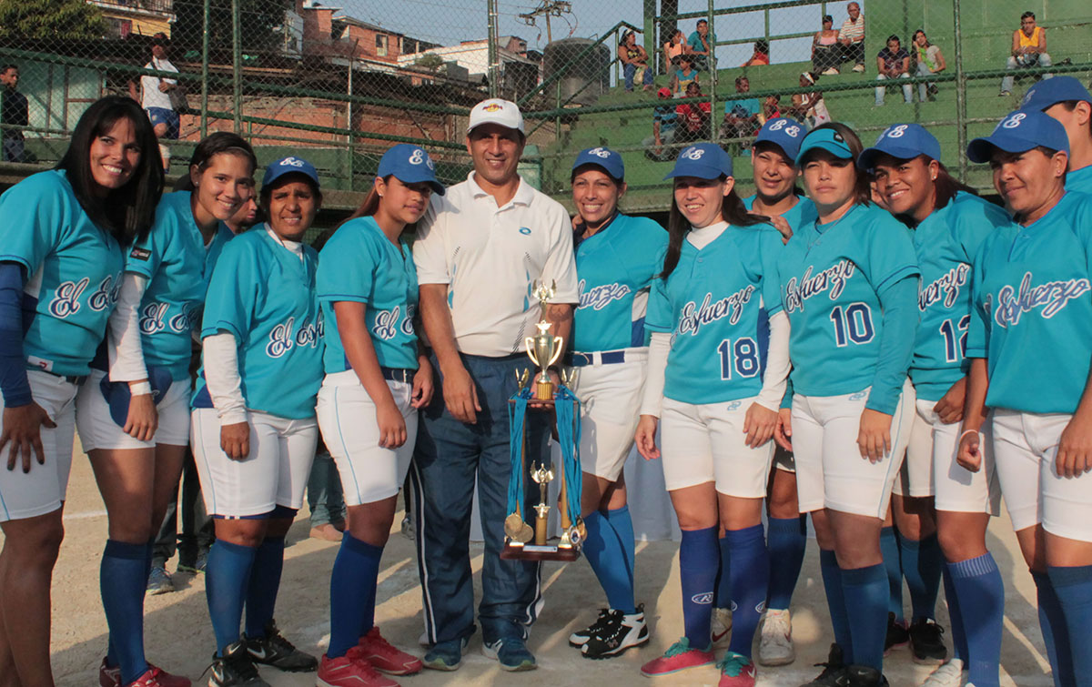 Con 18 equipos arranca  campeonato de Softbol en Carrizal