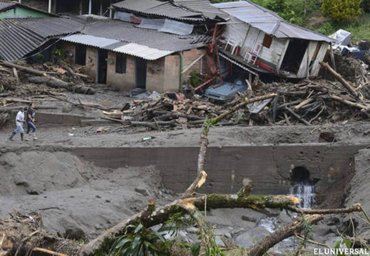 Desolación y angustia en municipio arrasado en Colombia