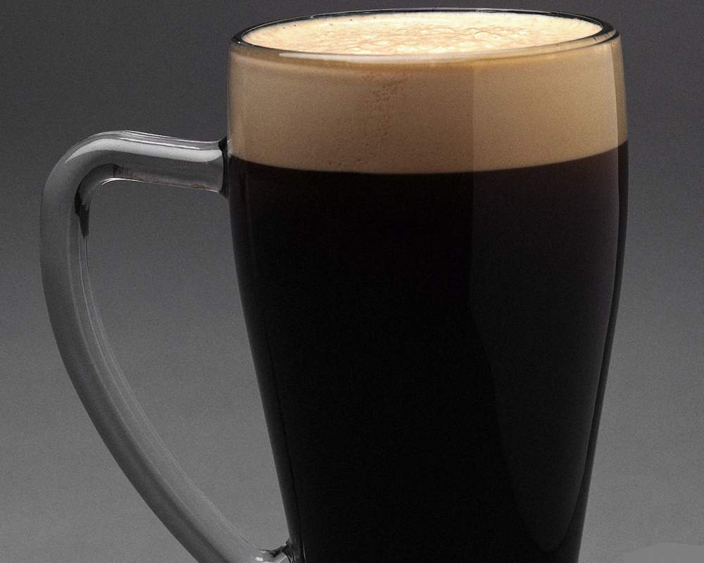 Estudios confirman que la cerveza negra tiene más hierro que la rubia