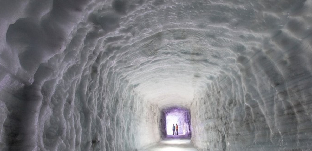 Islandia presenta la cueva de hielo artificial más grande del mundo
