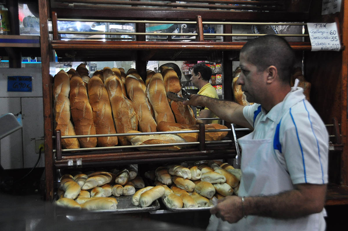 Producción de pan continúa limitada por falta de harina