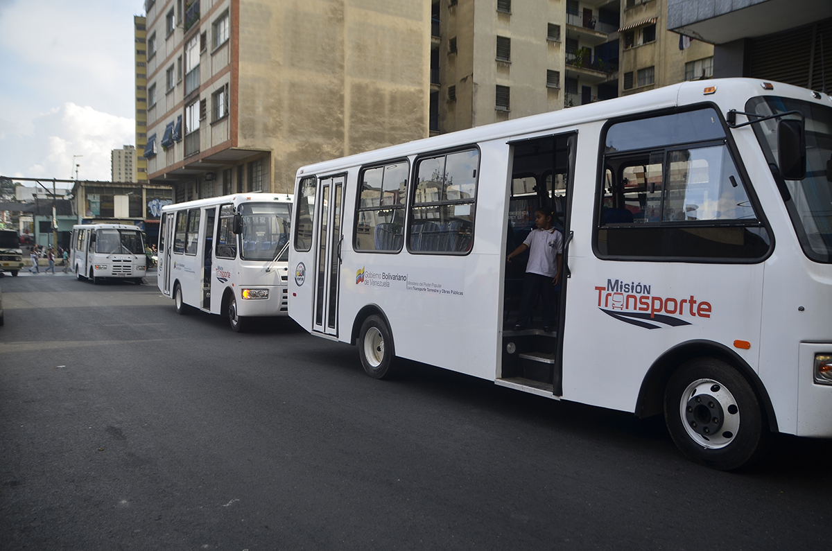 Comenzaron a rodar cinco buses de paquete por Guaremal y Jabillal