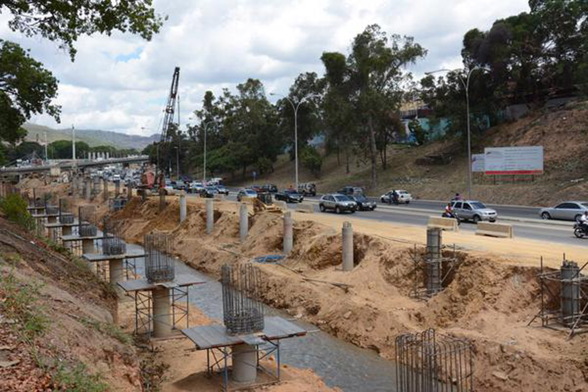 Esta semana comienza pilotaje de puentes en el distribuidor El Pulpo