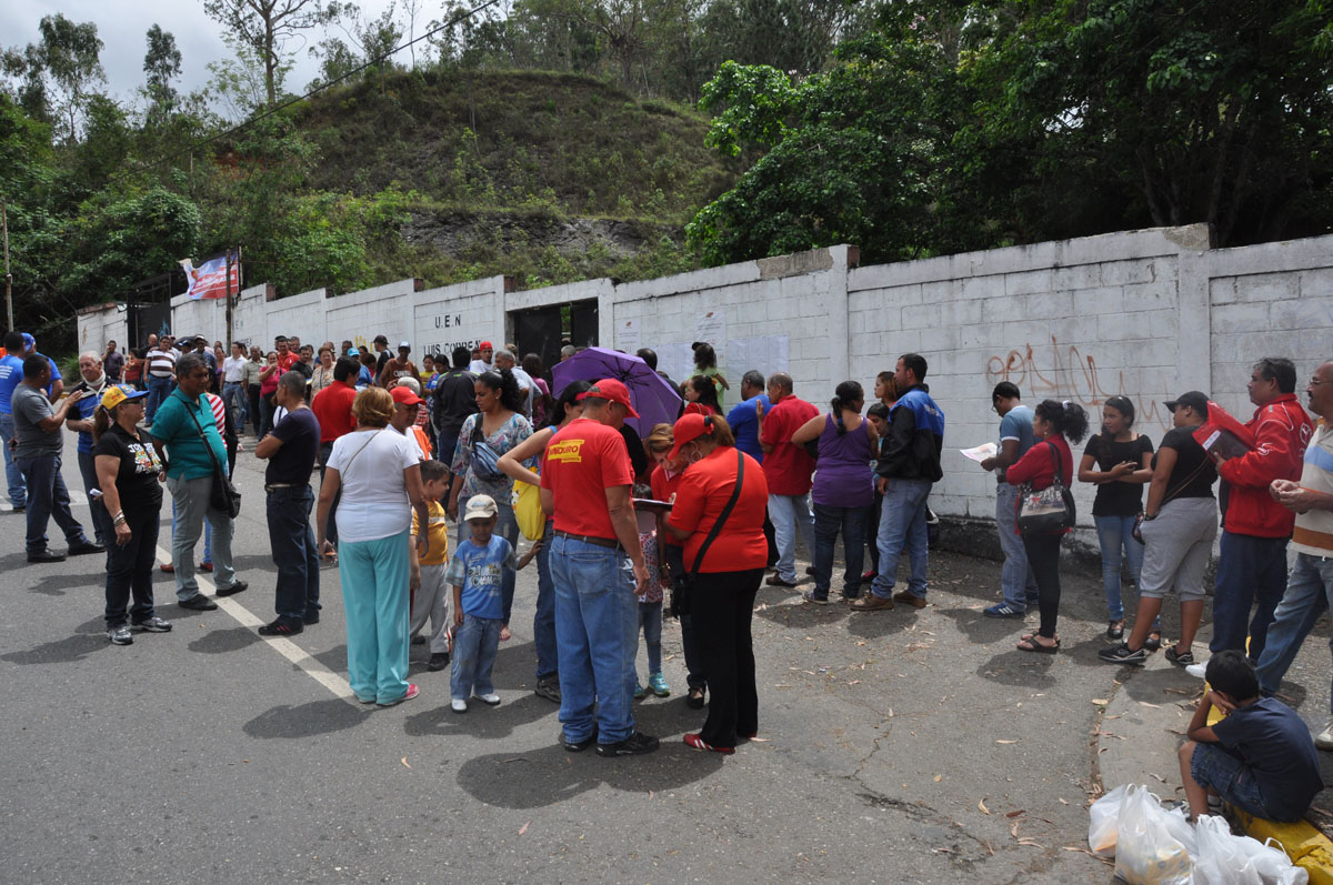 Largas colas marcaron primarias del PSUV en los Altos