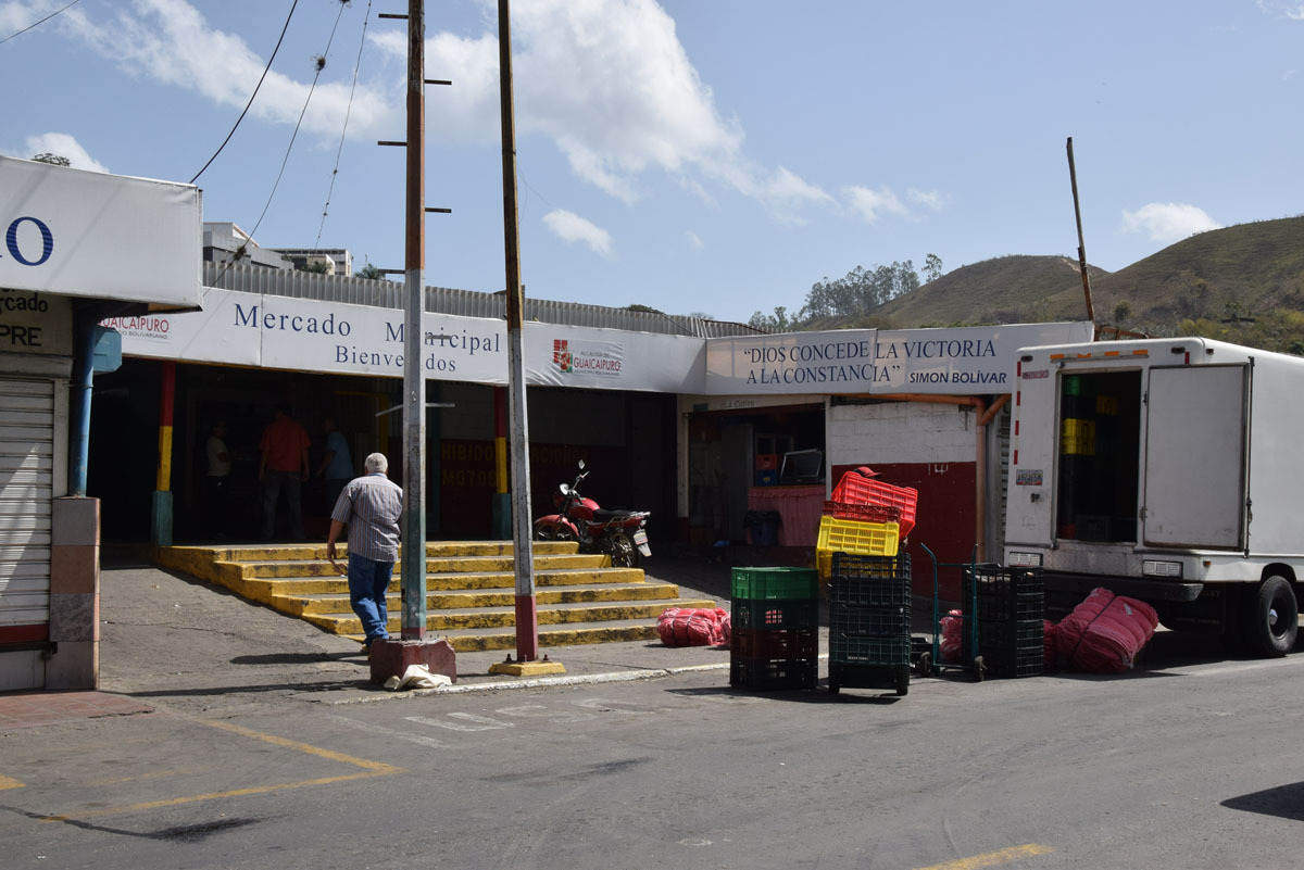 Reportaron cuatro atracos el domingo en mercado de El Paso