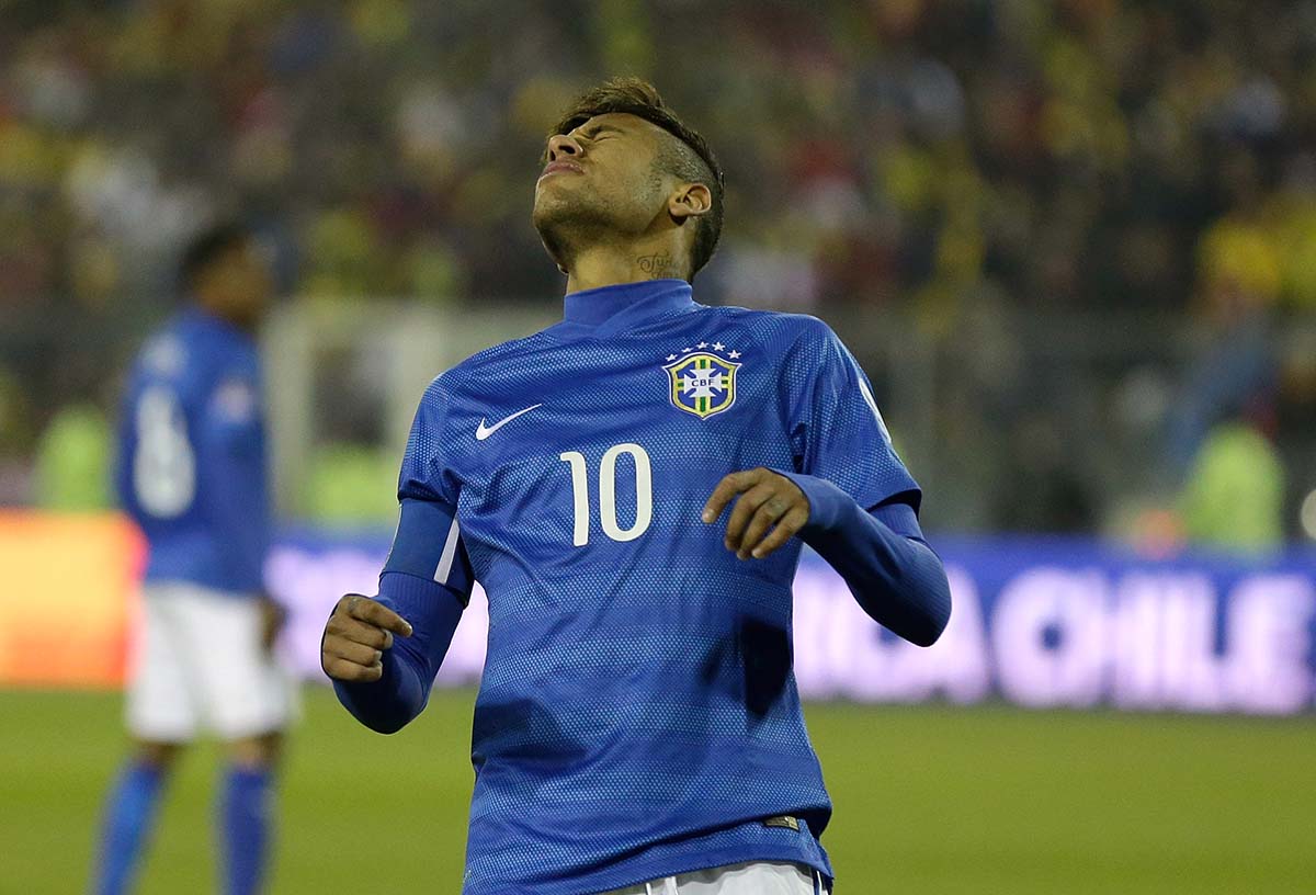 Neymar abandona a Brasil