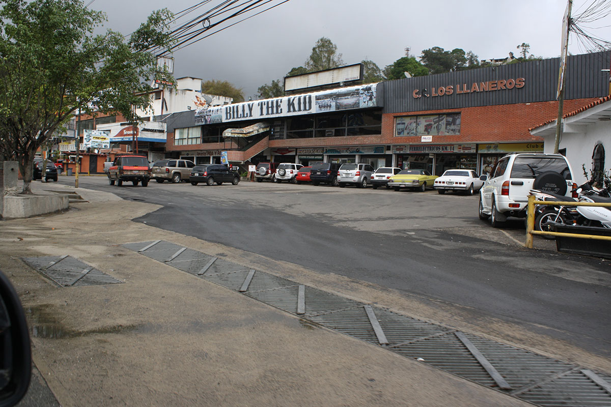 Recuperarán aceras y bulevar en Los Llaneros