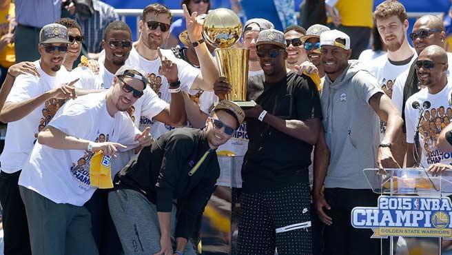 Warriors festejó en Oakland su título de la NBA
