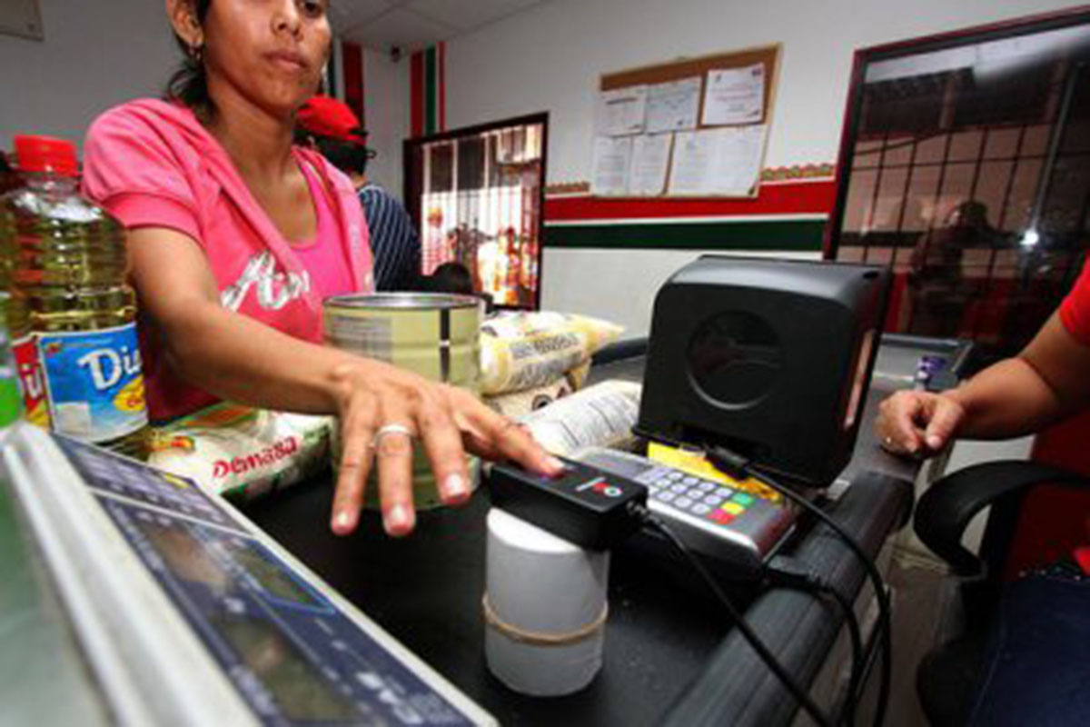 Gobierno no ha facilitado captahuellas  a comercios privados