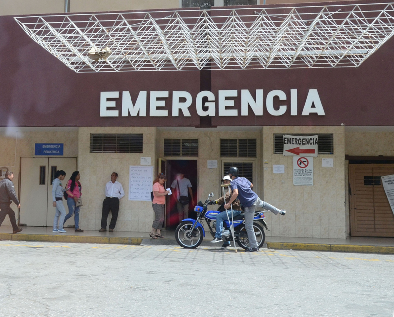 Trabajadores del HVS molestos por pago chucuto de quincenas